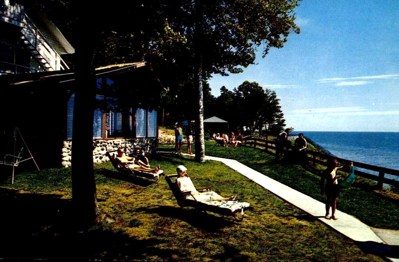 Michillinda Lodge - Vintage Postcard